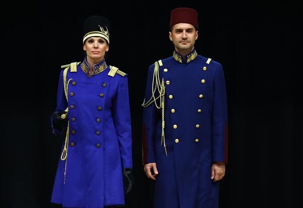 Ankara Olgunlaşma Enstitüsü, Cumhuriyet’in kurucusu Mustafa Kemal Atatürk’ün kıyafet kültürünü yansıtan özel bir defile düzenledi. - Sputnik Türkiye