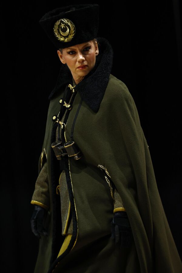 Program, Atatürk’ün sevdiği eserlerden oluşan müzik dinletisi ile başladı - Sputnik Türkiye