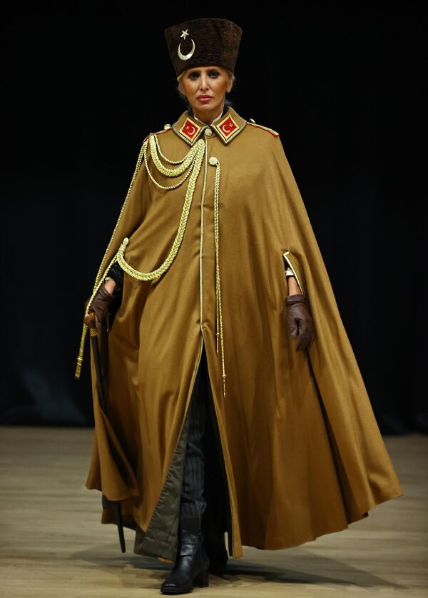 Kıyafetler, Atatürk’ün farklı dönemlerdeki yaşamını ve tarzını tematik biçimde yansıttı - Sputnik Türkiye