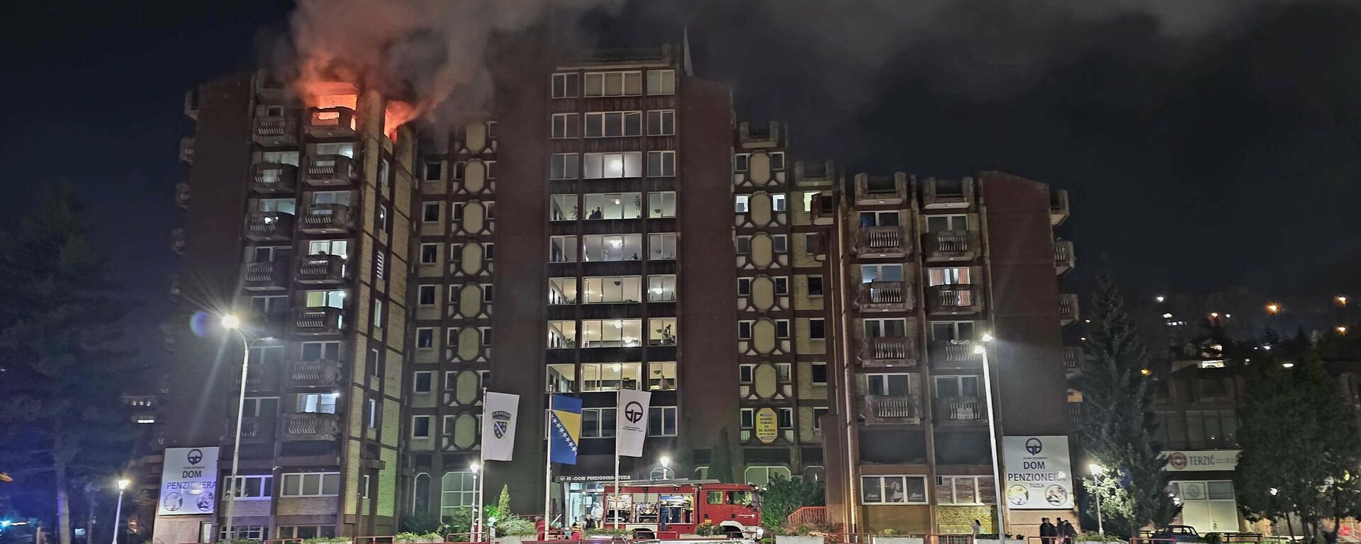 Bosna Hersek'teki huzurevinde çıkan yangında en az 10 kişi hayatını kaybetti: Onlarca yaralı var
96
 - Sputnik Türkiye, 1920, 06.11.2025