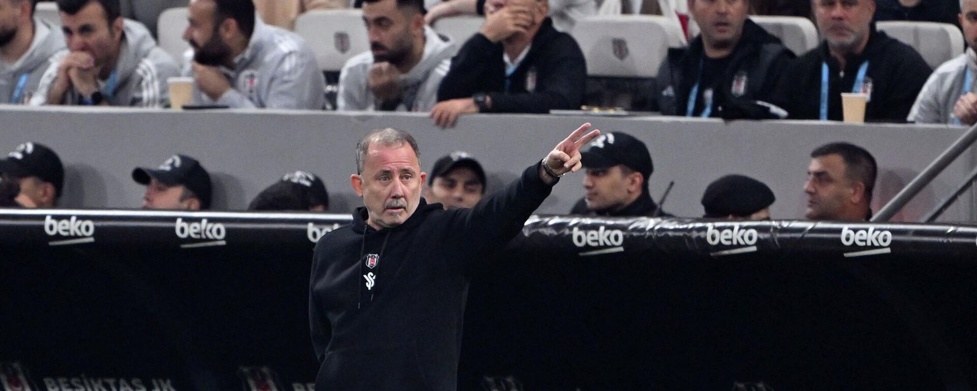  Beşiktaş Teknik Direktörü Sergen Yalçın - Sputnik Türkiye, 1920, 06.11.2025