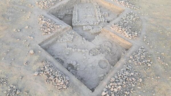 Irak’ın dağ eteklerinde yürütülen kazılarda, Kani Shaie adlı antik yerleşim yerinde 5 bin yıldan daha eski anıtsal bir yapı keşfedildi. - Sputnik Türkiye