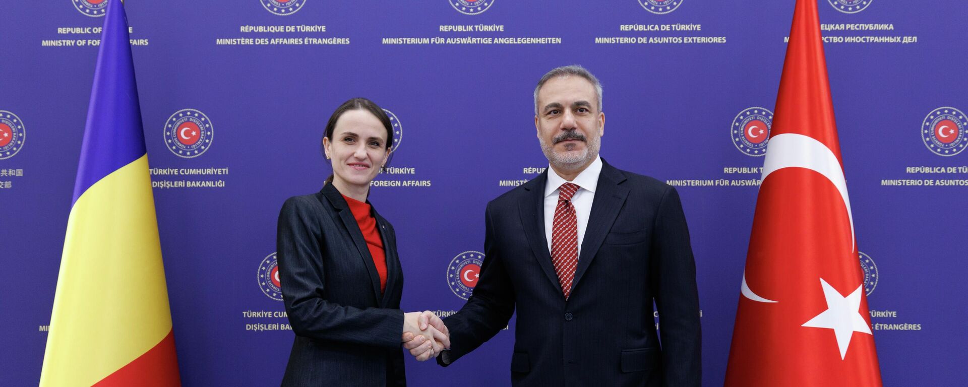 Romanya Dışişleri Bakanı Oana Toiu ile Dışişleri Bakanı Hakan Fidan - Sputnik Türkiye, 1920, 07.11.2025