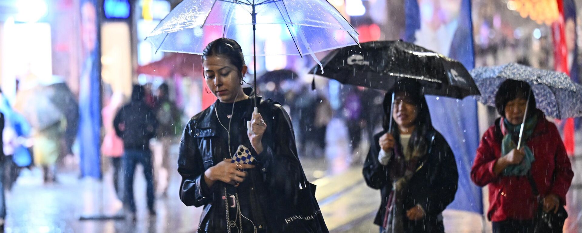 Sağanak yağış uyarısı - Sputnik Türkiye, 1920, 12.11.2025