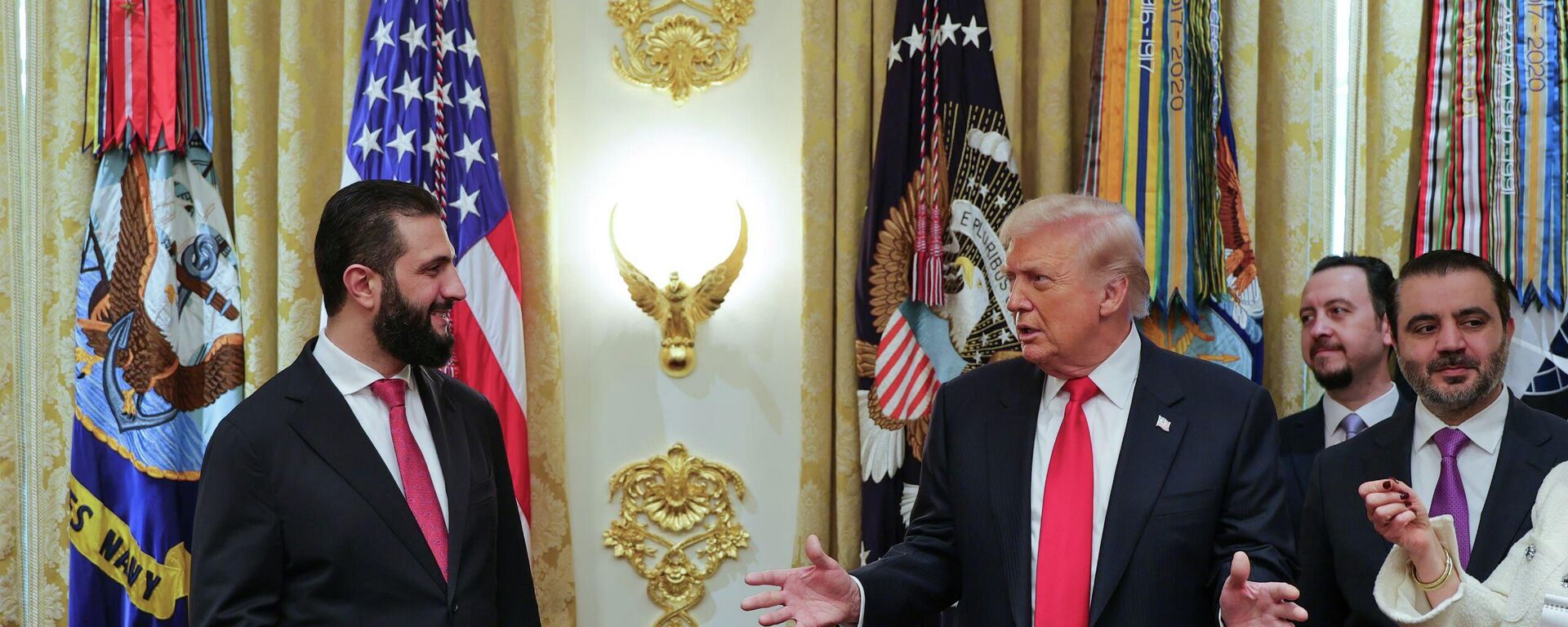 ABD Başkanı Donald Trump, Suriye Cumhurbaşkanı Ahmed Şara - Sputnik Türkiye, 1920, 11.11.2025