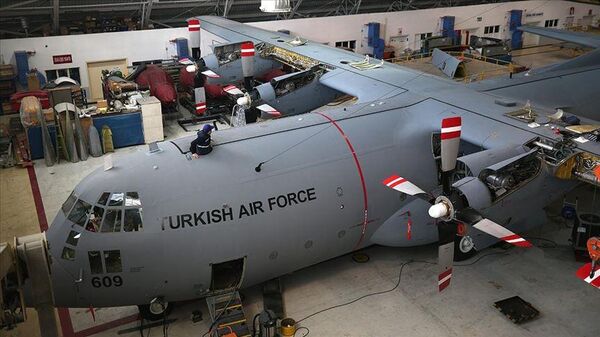 TSK envanterindeki C-130 askeri kargo uçağı - Sputnik Türkiye