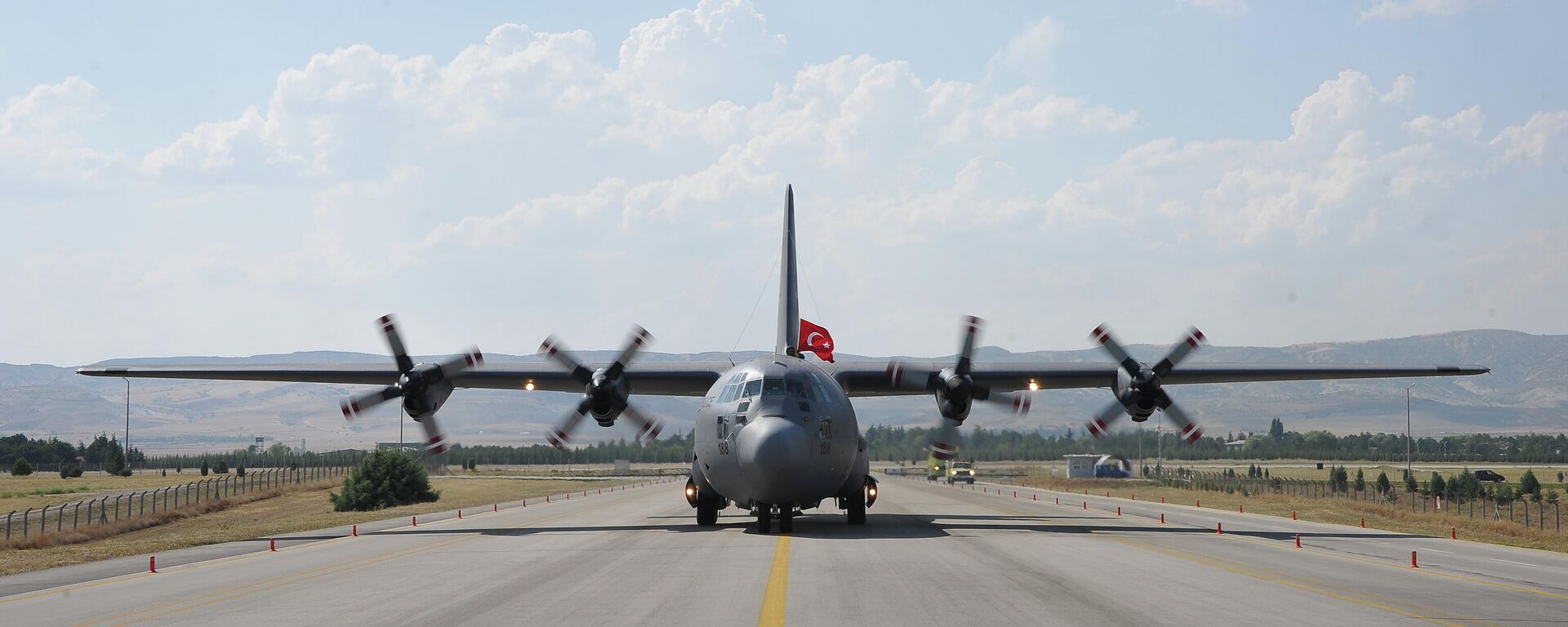 C 130 C 130 - Sputnik Türkiye, 1920, 13.11.2025