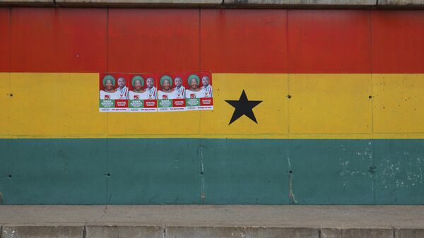 Election posters displayed on a wall on a street, in Accra, Ghana - Sputnik Türkiye