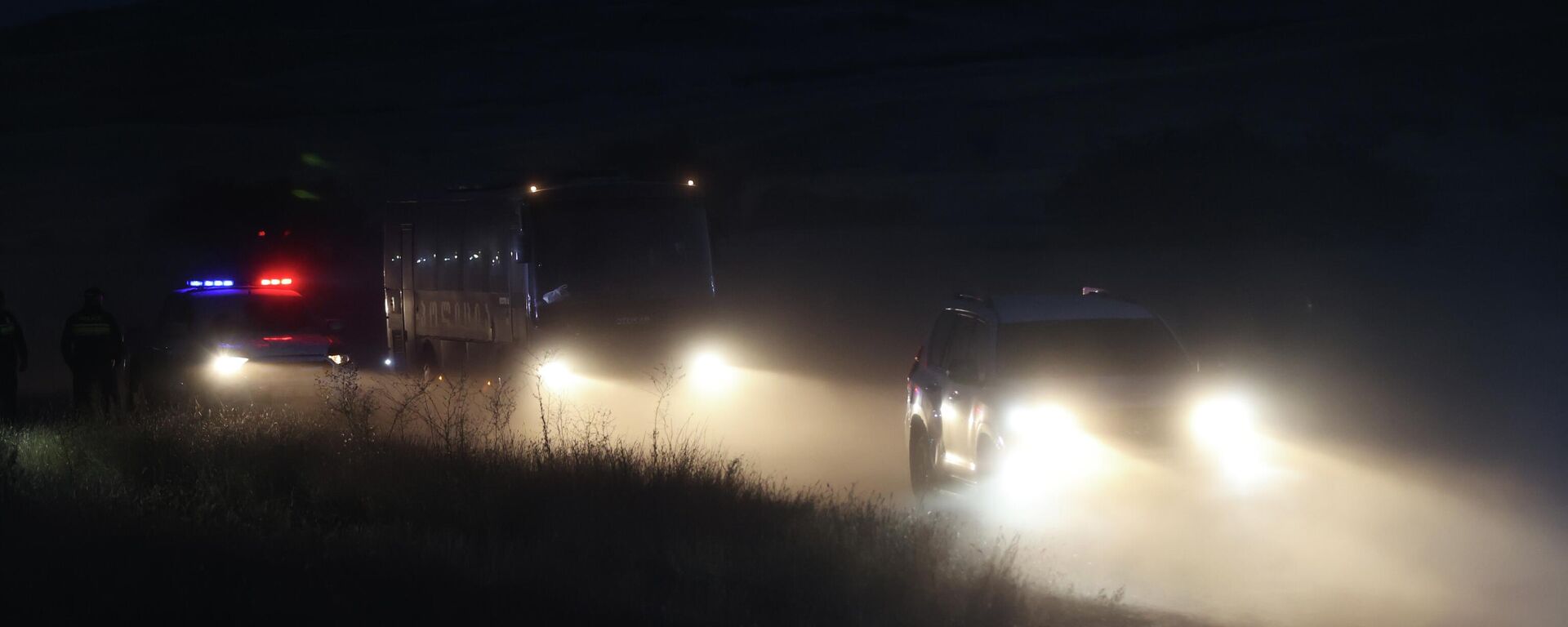 Gürcistan'ın Kakheti bölgesinde dün düşen C130 tipi askeri kargo uçağının enkaz alanındaki arama kurtarma çalışmaları gece saatlerinde de devam etti - Sputnik Türkiye, 1920, 12.11.2025