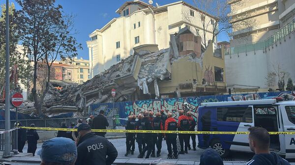 Ankara'da yıkılan bina - Sputnik Türkiye
