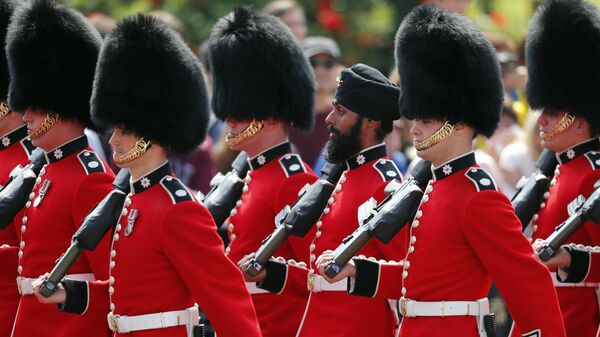 Soldiers march for the annual Trooping the Colour Ceremony in London, Saturday, June 9, 2018 - Sputnik Türkiye