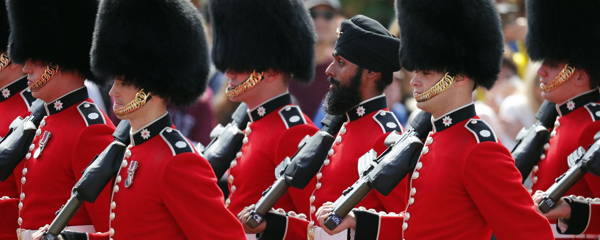 Soldiers march for the annual Trooping the Colour Ceremony in London, Saturday, June 9, 2018 - Sputnik Türkiye, 1920, 13.11.2025