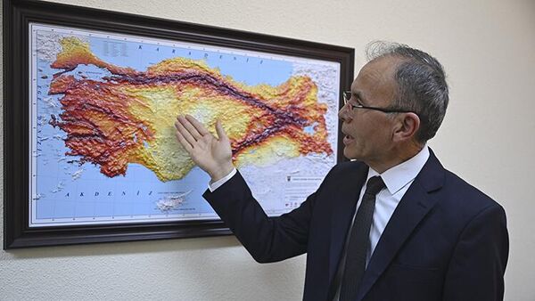 Doç. Dr. Özmen - Sputnik Türkiye