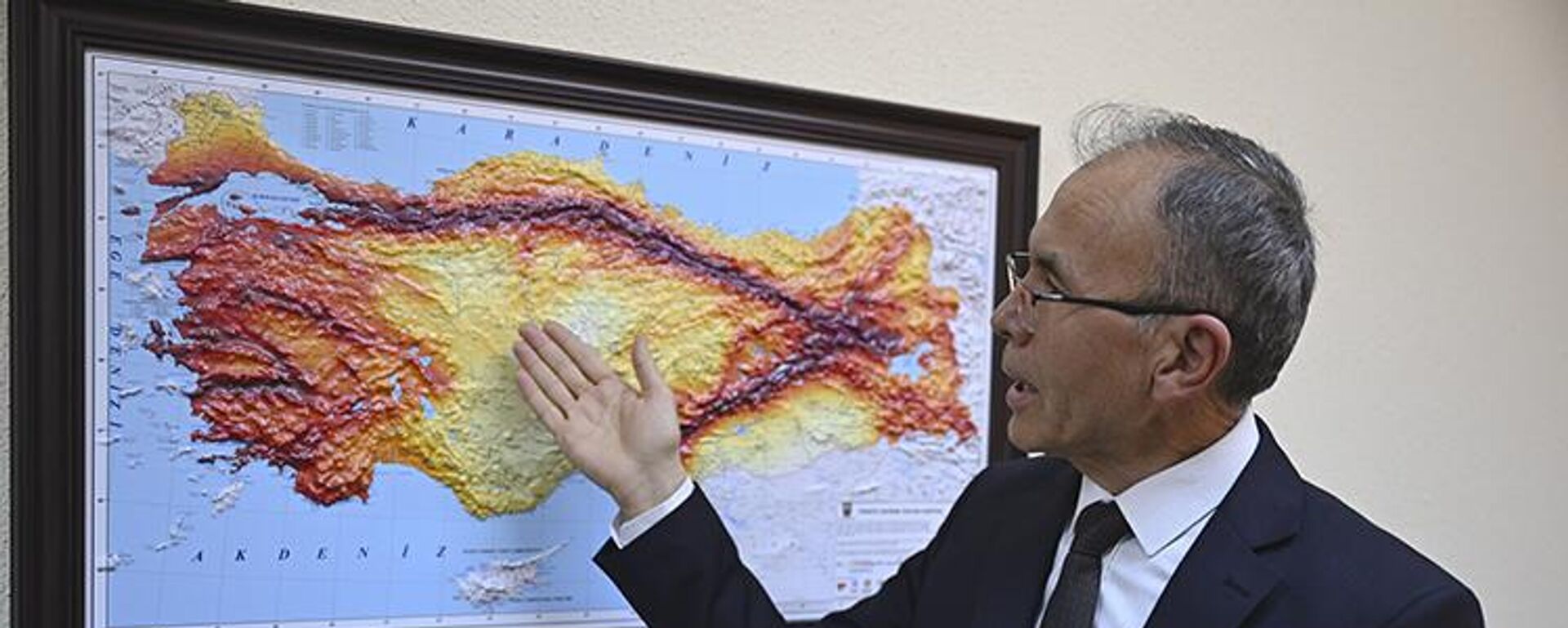 Doç. Dr. Özmen - Sputnik Türkiye, 1920, 14.11.2025