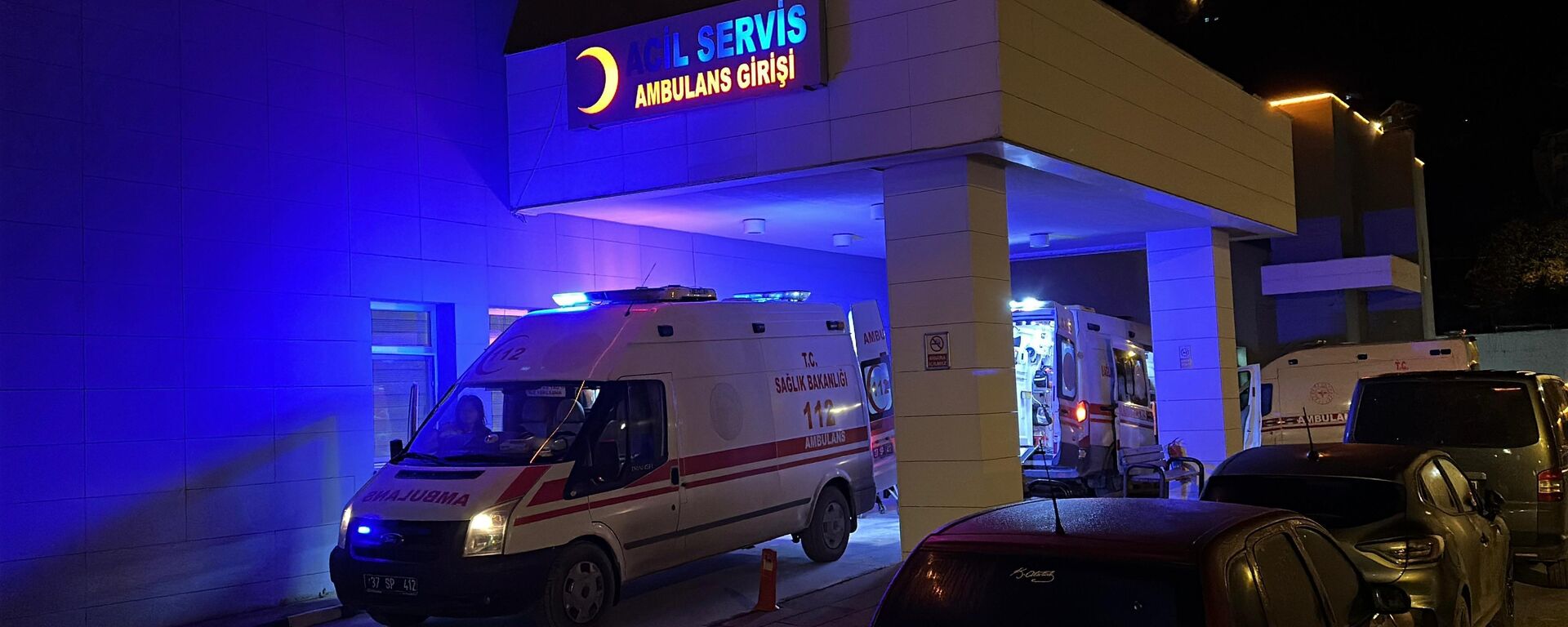 Kastamonu'nun Doğanyurt ilçesinde mevlit programında ikram edilen ayran ve tavuklu pilavdan yiyeneler hastaneye başvurdu.  - Sputnik Türkiye, 1920, 17.11.2025