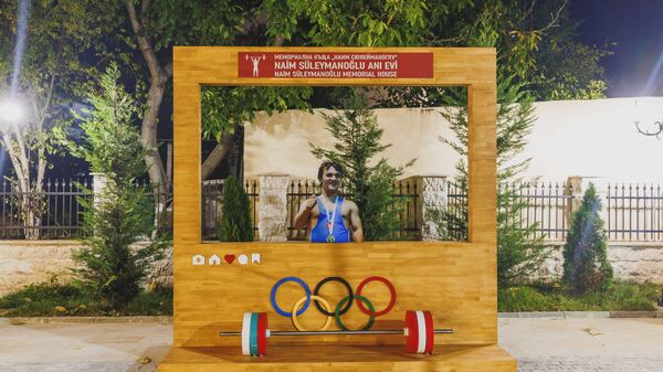 Naim Süleymanoğlu  - Sputnik Türkiye