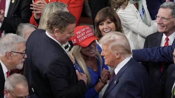 Marjorie Taylor Greene ve Donald Trump - Sputnik Türkiye