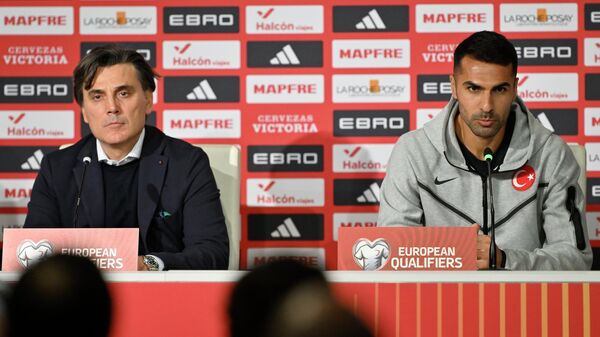 Montella ve Zeki Çelik - Sputnik Türkiye