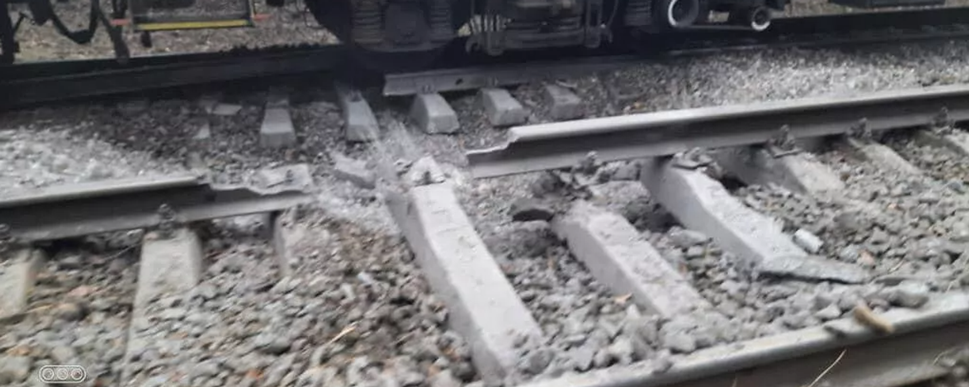 Polonya'da demiryolu hattında patlama - Sputnik Türkiye, 1920, 18.11.2025