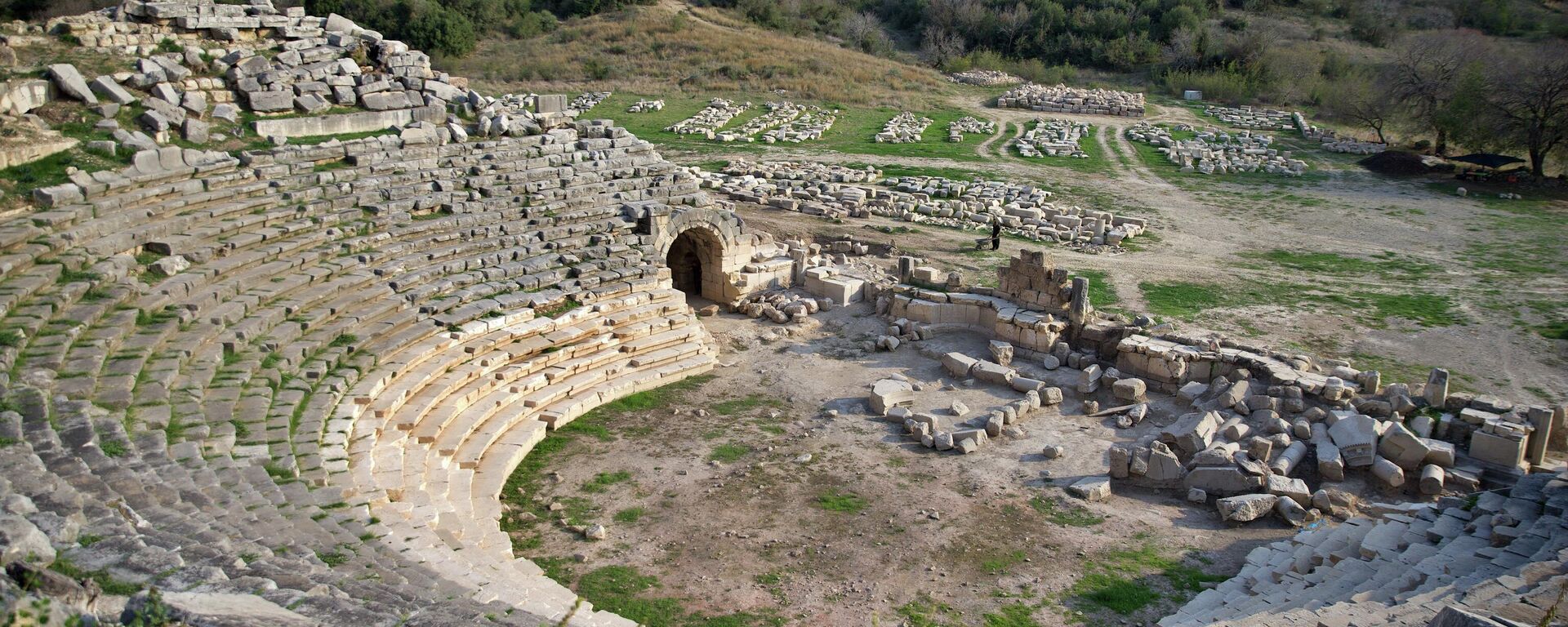 Osmaniye'deki Kastabala Antik Kenti'nde 5 mask kabartması bulundu - Sputnik Türkiye, 1920, 19.11.2025