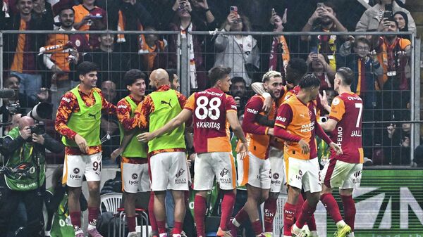Süper Lig'in 10. haftasında Gençlerbirliği'ni konuk eden Galatasaray maçtan 3-2 galip ayrıldı - Sputnik Türkiye