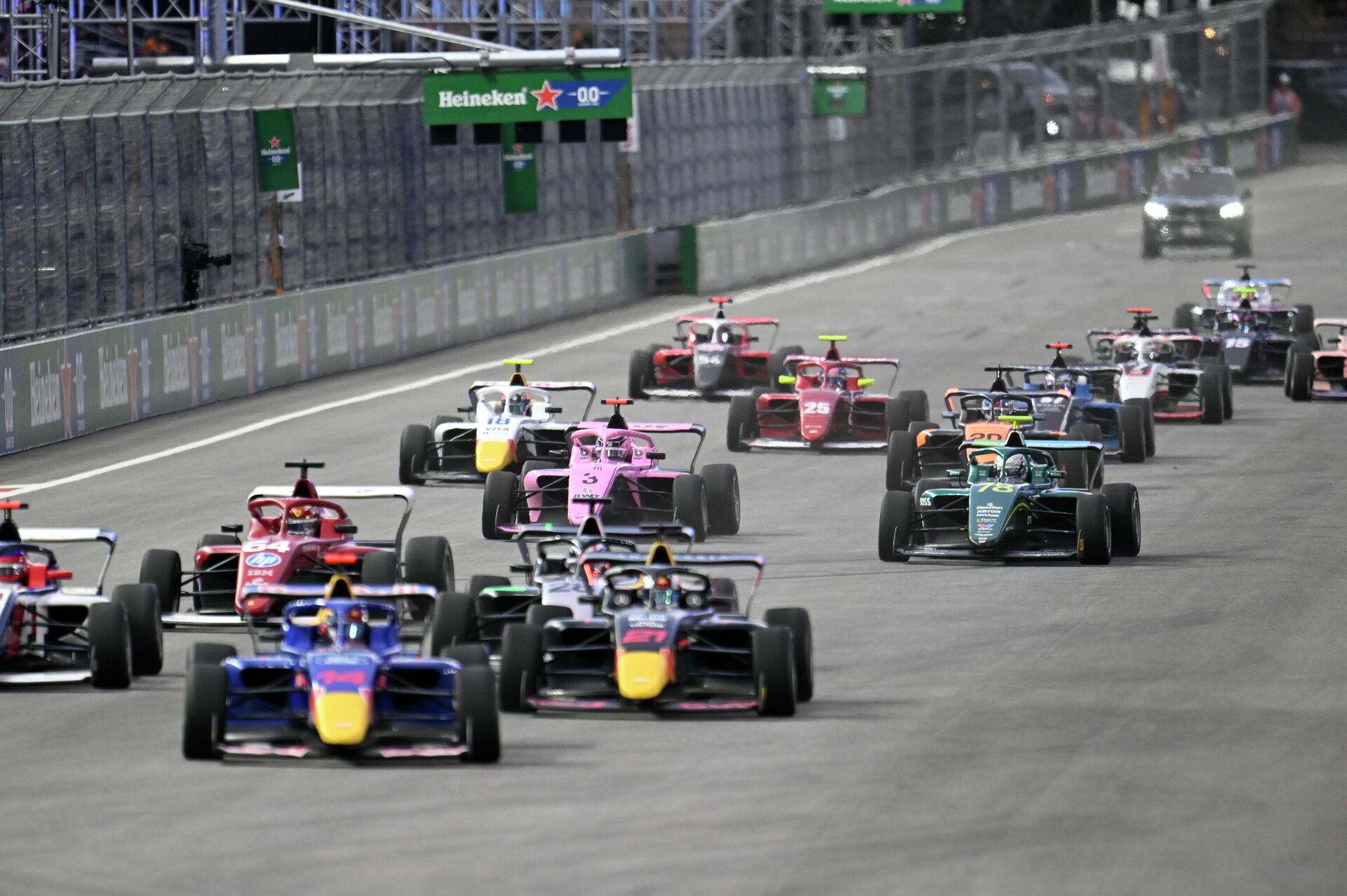 Formula 1 Las Vegas Grand Prix'i Max Verstappen kazandı - Sputnik Türkiye, 1920, 23.11.2025