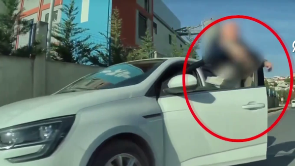 Bakan Yerlikaya: Aracın önünü kesmeye çalışan sürücülere caydırıcı cezalar geliyor - Sputnik Türkiye