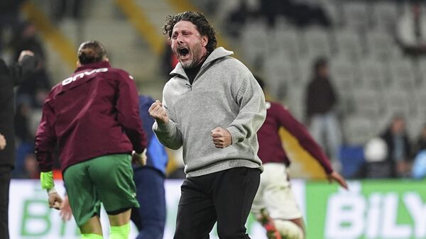  Fatih Tekke - Sputnik Türkiye