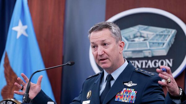  Dan Caine - Sputnik Türkiye