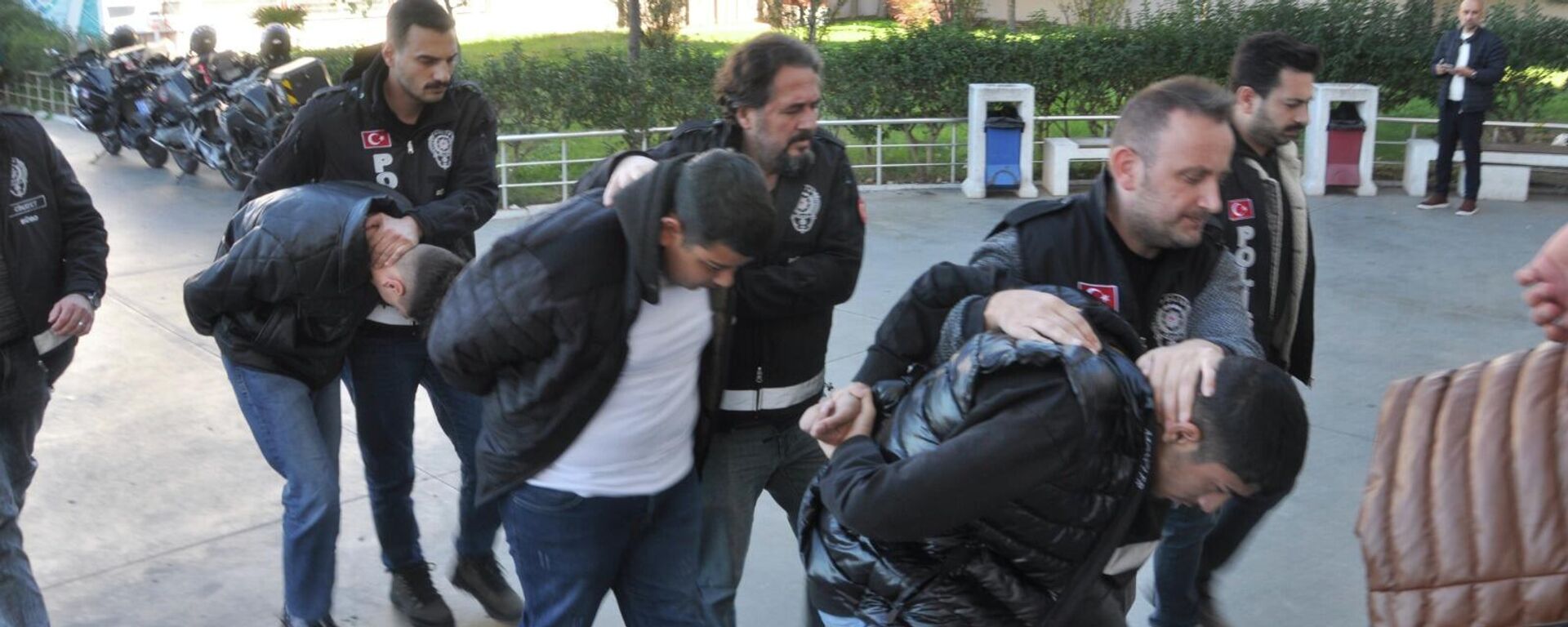 Rümeysa Sanpur'un öldüğü silahlı kavgaya ilişkin yürütülen soruşturmada gözaltı sayısı 16'ya yükseldi - Sputnik Türkiye, 1920, 31.01.2026