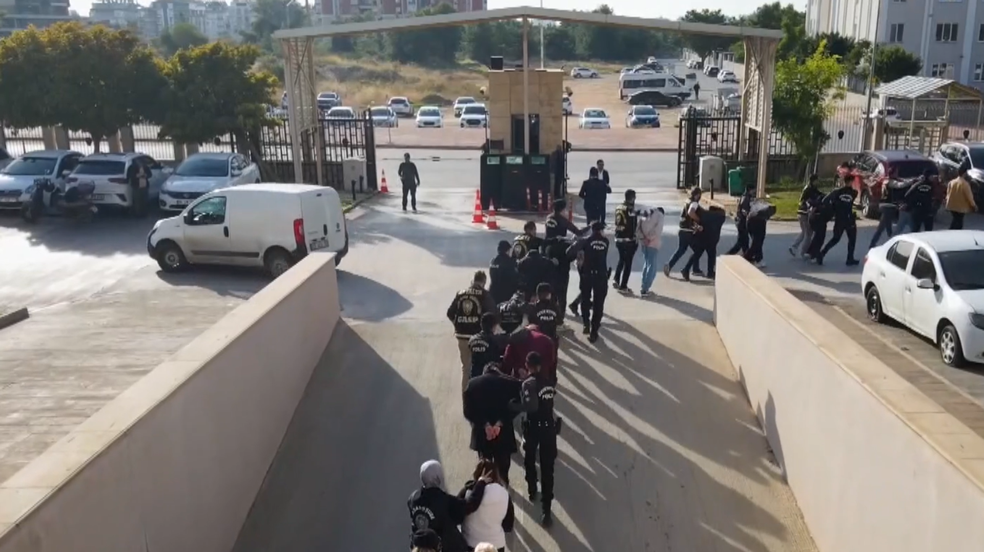 polis operasyon polis operasyon - Sputnik Türkiye, 1920, 26.11.2025