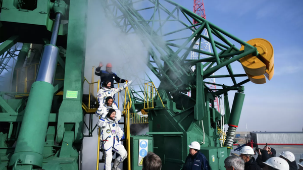 Soyuz roketi ile UUİ'ye giden 2 Rus kozmonot ve bir NASA astronoyu - Sputnik Türkiye