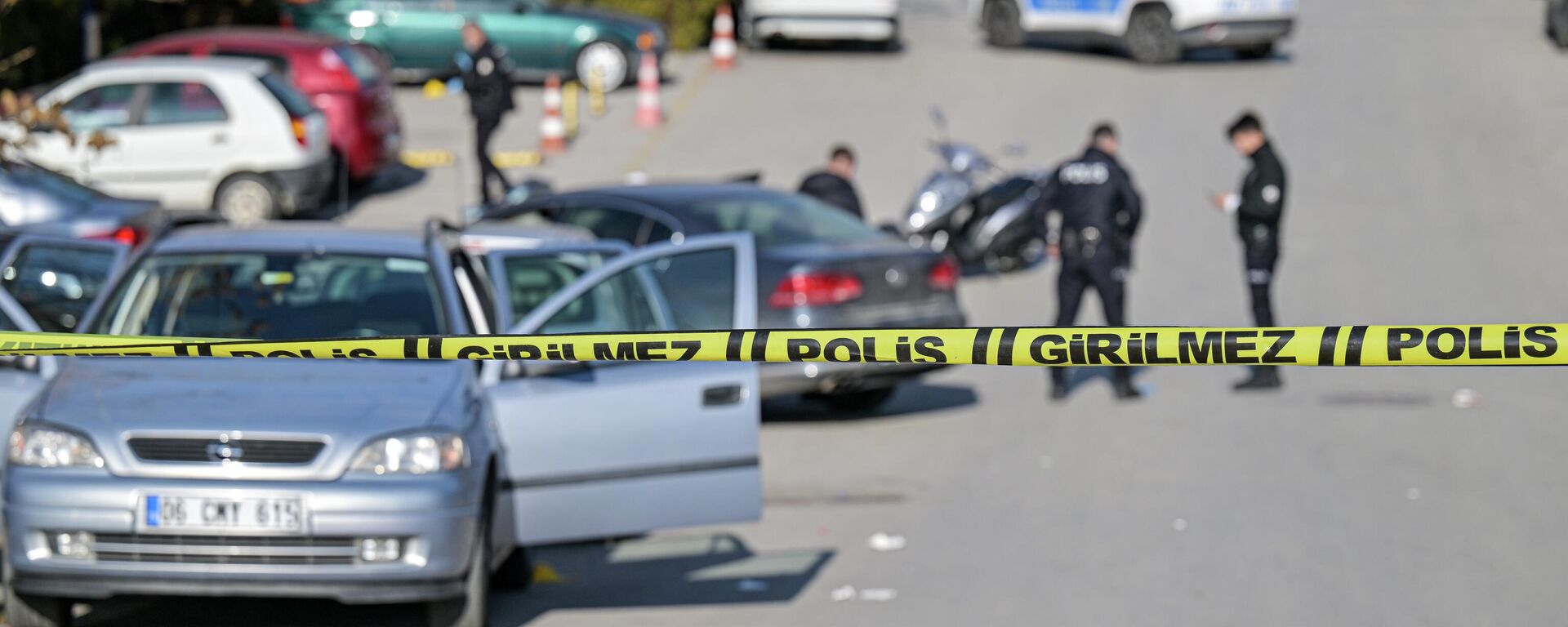 Ankara Adliyesi önünde kavga - Sputnik Türkiye, 1920, 27.11.2025