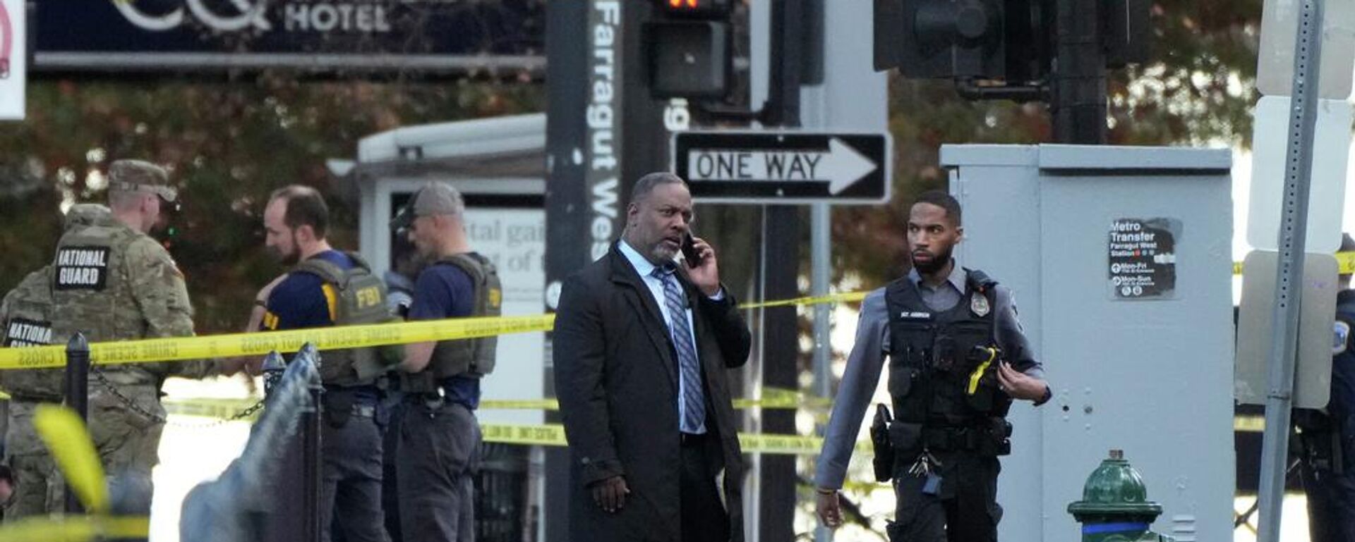 Beyaz Saray yakınlarındaki saldırıyla ilgili olay yerine çok sayıda güvenlik ve istihbarat görevlisi gitti - Sputnik Türkiye, 1920, 27.11.2025