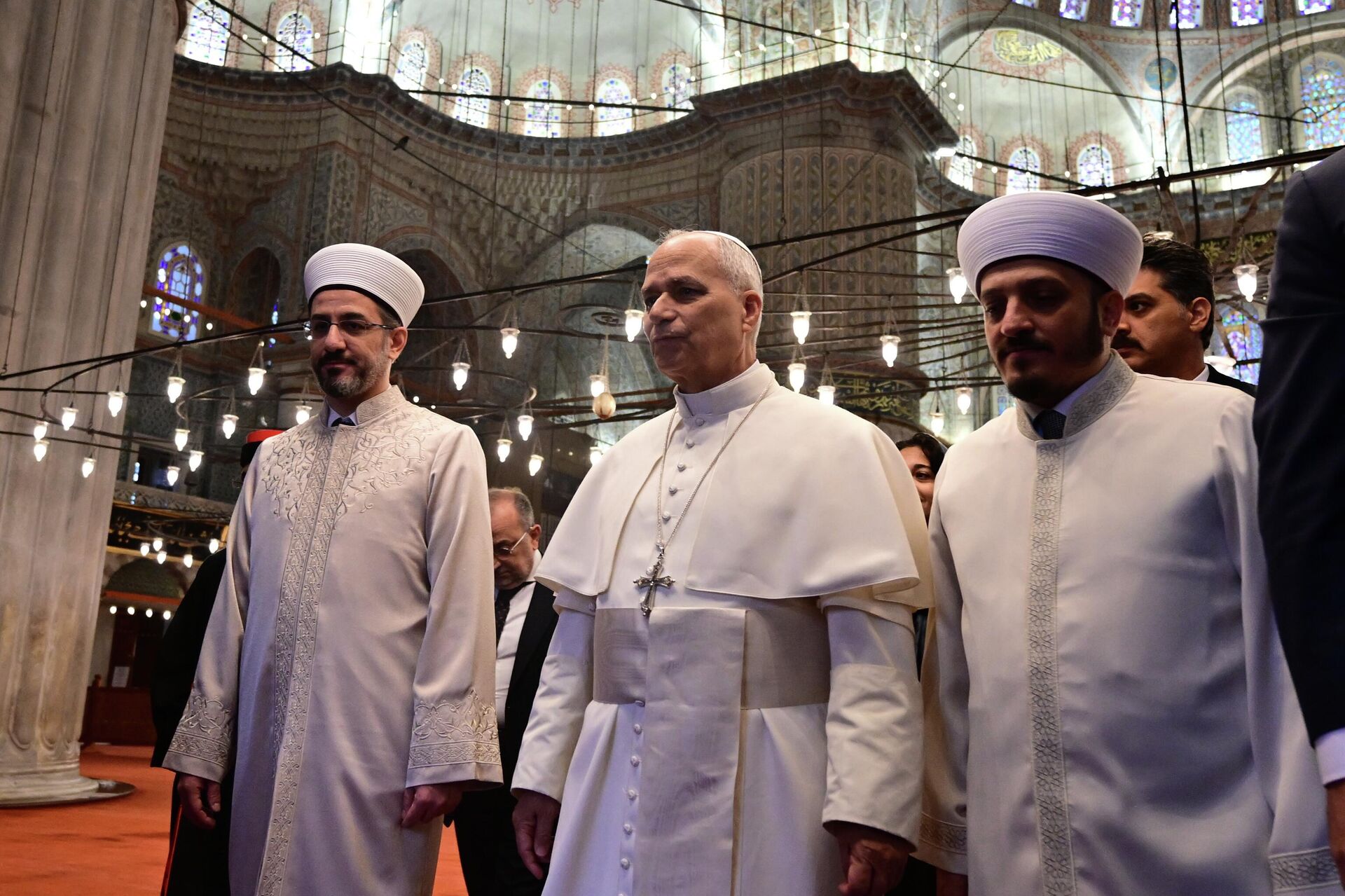 Papa 14. Leo, Türkiye ziyareti kapsamında, İstanbul’da Sultanahmet Camisi’ni ziyaret etti - Sputnik Türkiye, 1920, 29.11.2025