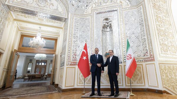 Dışişleri Bakanı Hakan Fidan (solda), İran Dışişleri Bakanı Abbas Arakçi - Sputnik Türkiye