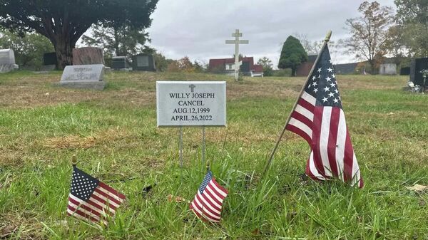 Пустая могила американского наемника, воевавшего на Украине - Sputnik Türkiye