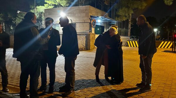 Mardin'in Kızıltepe ilçesinde bir çift ile 5 yaşındaki çocuklarının evde silahla vurulmuş halde ölü bulunmasına ilişkin yürütülen soruşturma kapsamında Kaya ailesinin ifadesine başvuruldu - Sputnik Türkiye