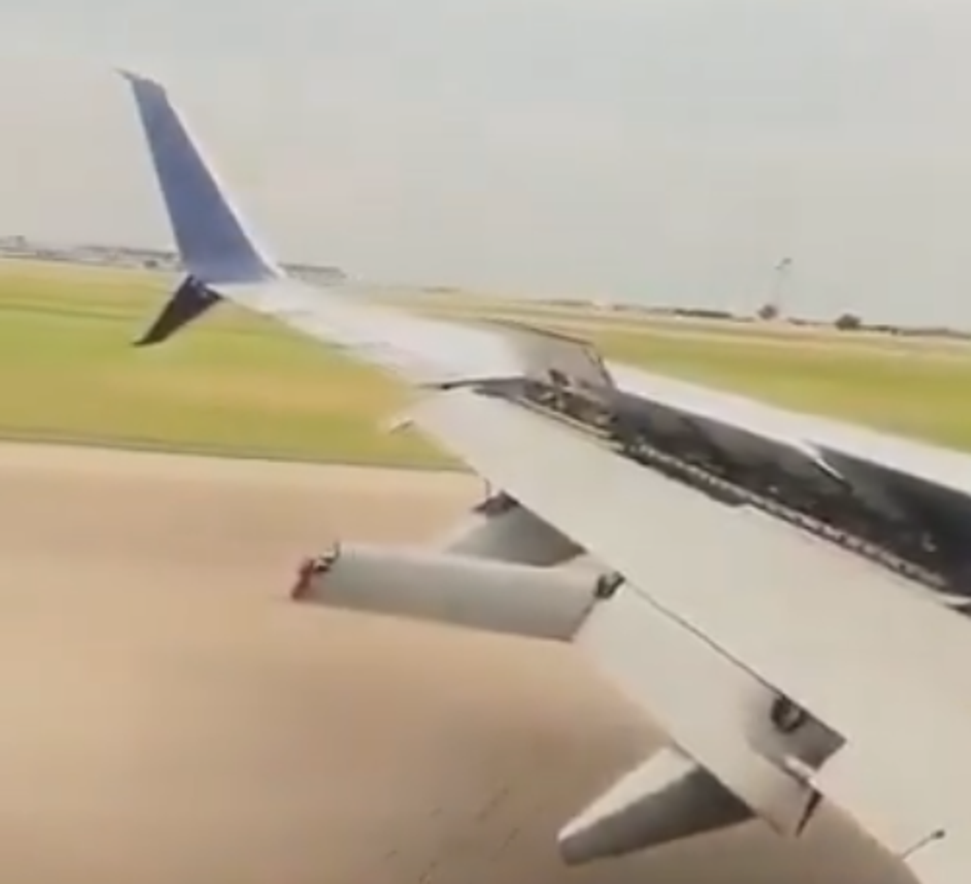 Boeing 737 kanadı havada parçalandı Boeing 737 kanadı havada parçalandı - Sputnik Türkiye, 1920, 03.12.2025