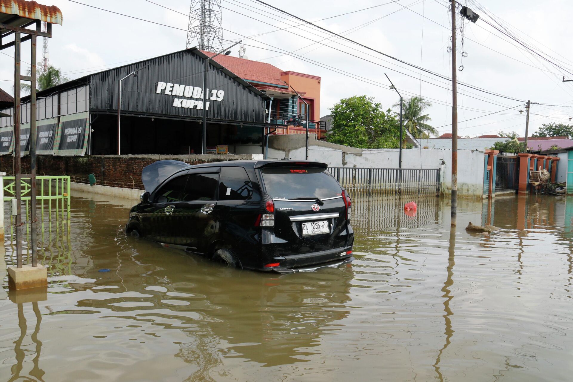Endonezya sel felaketi - Sputnik Türkiye, 1920, 07.12.2025