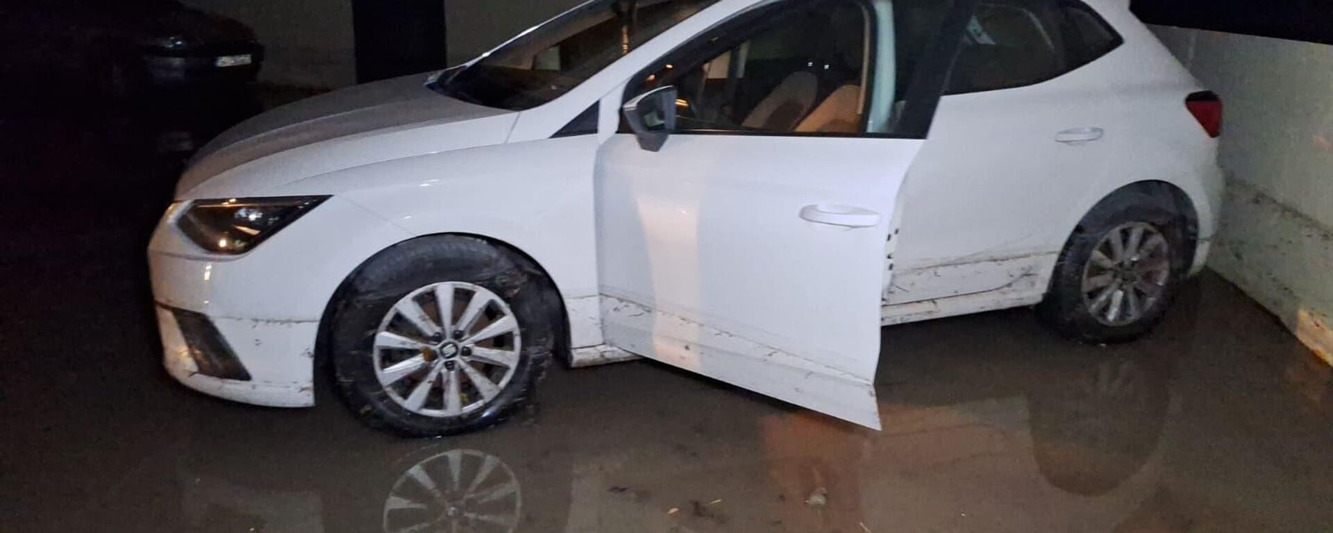 Otopark su baskını - Sputnik Türkiye, 1920, 07.12.2025