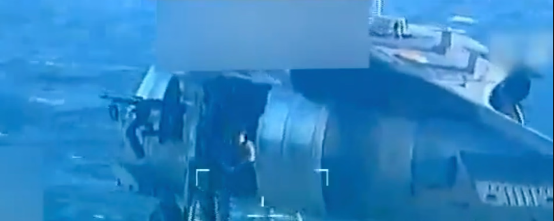 ABD askerlerinin petrol tankerine iniş anları (Bondi-X hesabı) - Sputnik Türkiye, 1920, 11.12.2025