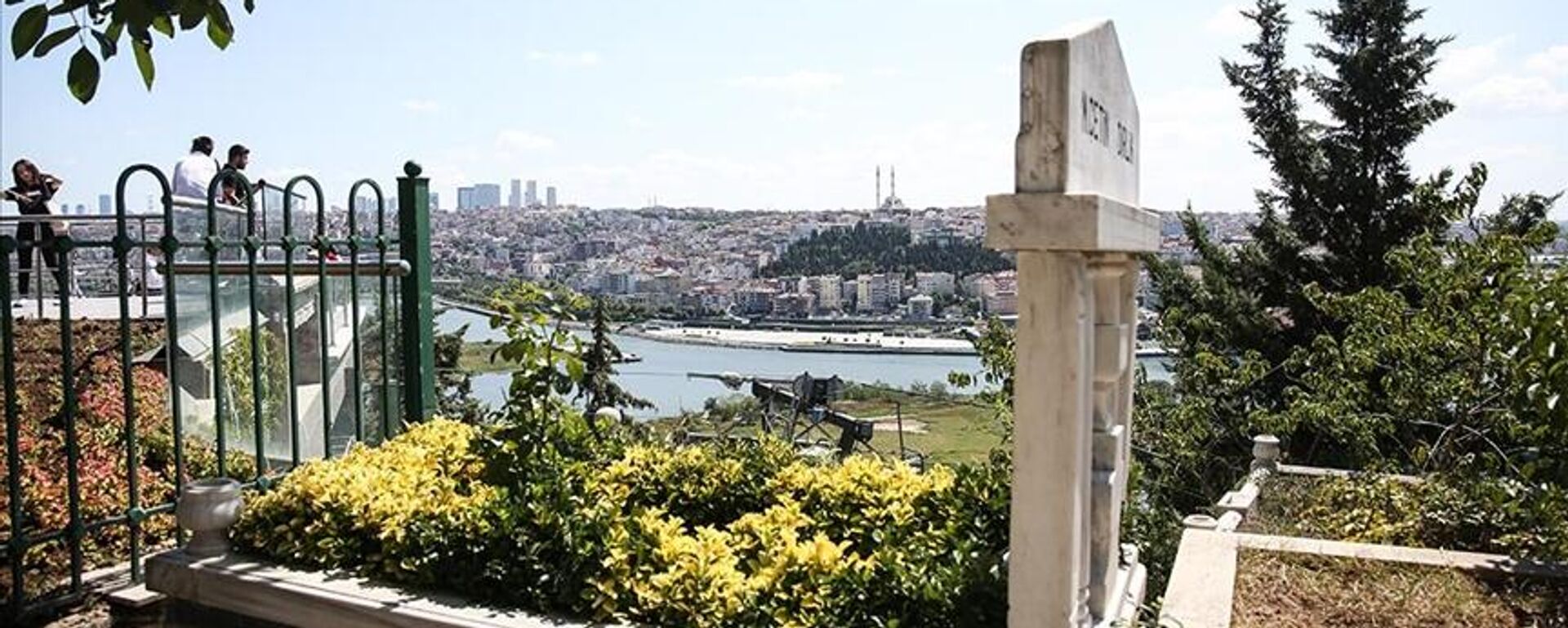 Mezar - Sputnik Türkiye, 1920, 11.12.2025