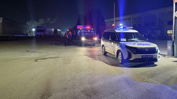 İzmir'in Kemalpaşa ilçesinde kimyasal maddeden etkilenen 5 işçi hastaneye başvurdu - Sputnik Türkiye