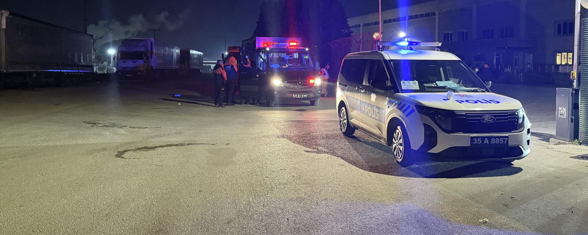 İzmir'in Kemalpaşa ilçesinde kimyasal maddeden etkilenen 5 işçi hastaneye başvurdu - Sputnik Türkiye, 1920, 12.12.2025