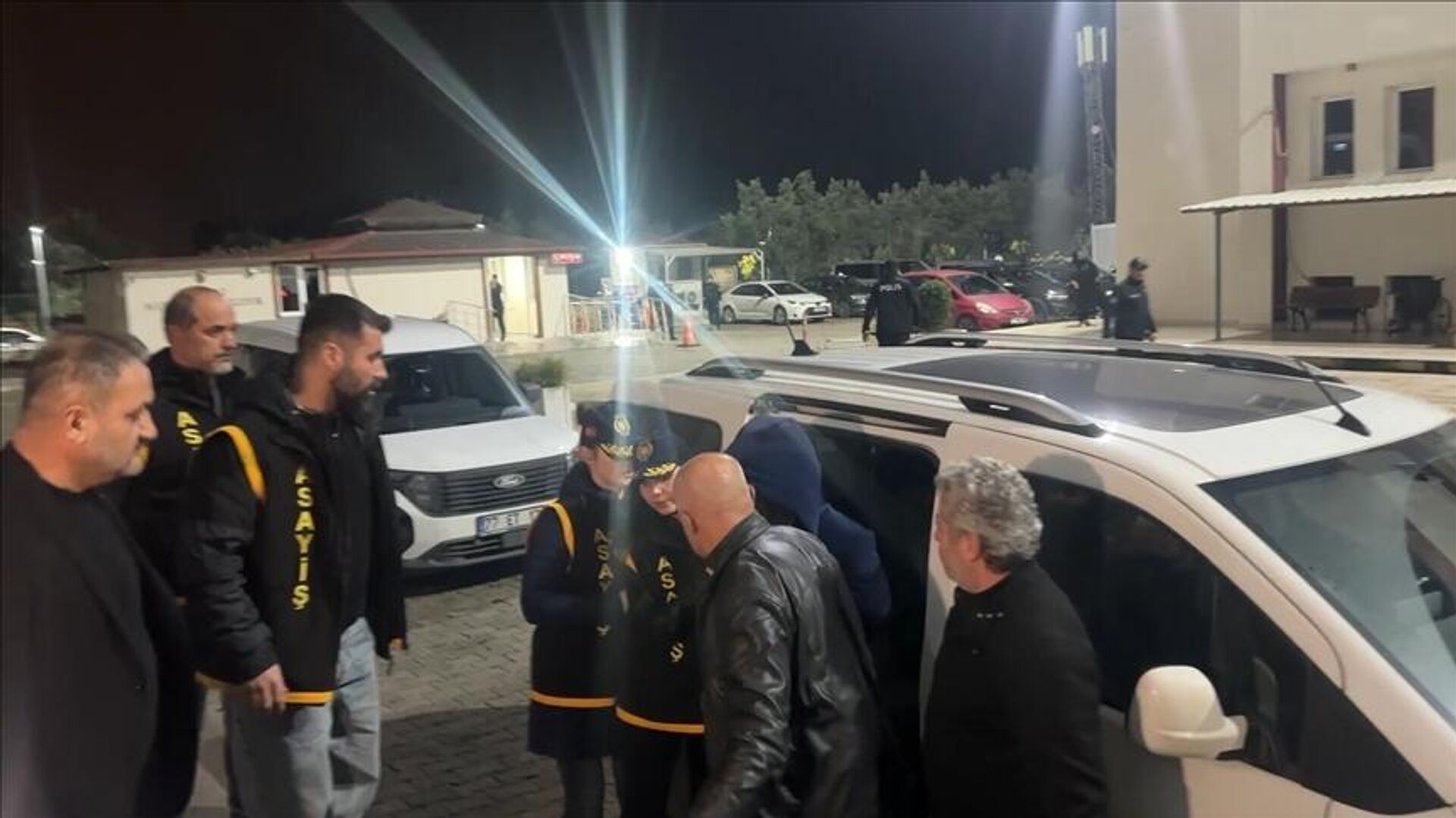 Sanatçı Gül Tut'un ölümüyle ilgili gözaltına alınan kızı tutuklandı
Sanatçı Gül Tut'un ölümüyle ilgili gözaltına alınan kızı tutuklandı
- Sputnik Türkiye, 1920, 13.12.2025