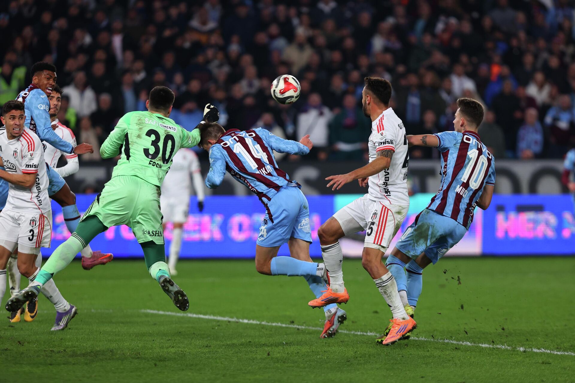 Trabzonspor - Beşiktaş Trabzonspor - Beşiktaş - Sputnik Türkiye, 1920, 15.12.2025