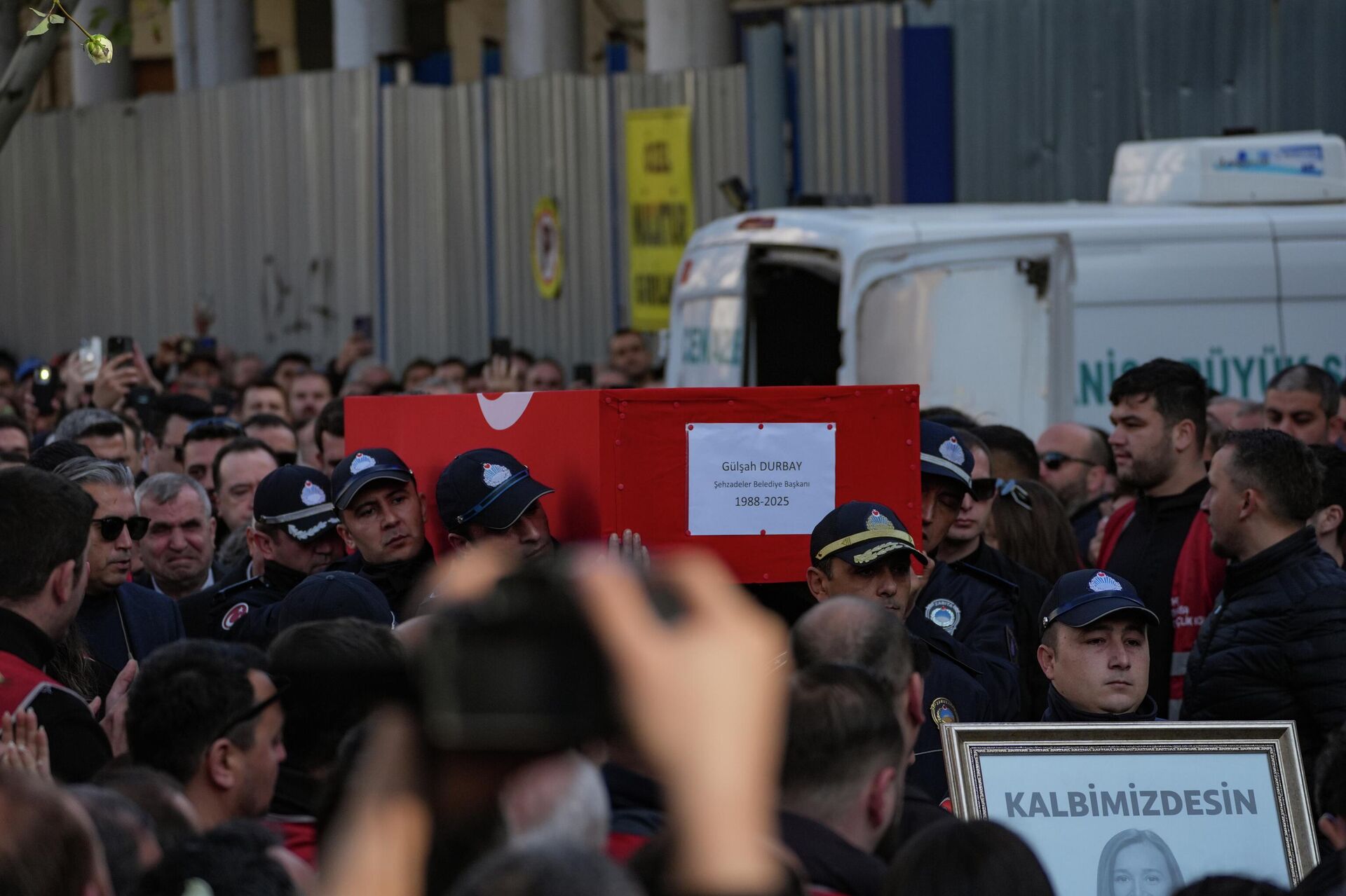 Gülşah Durbay cenaze töreni - Sputnik Türkiye, 1920, 17.12.2025