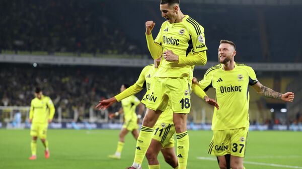 Süper Lig’in 16. haftasında Fenerbahçe sahasında Konyaspor’u 4-0 mağlup etti - Sputnik Türkiye