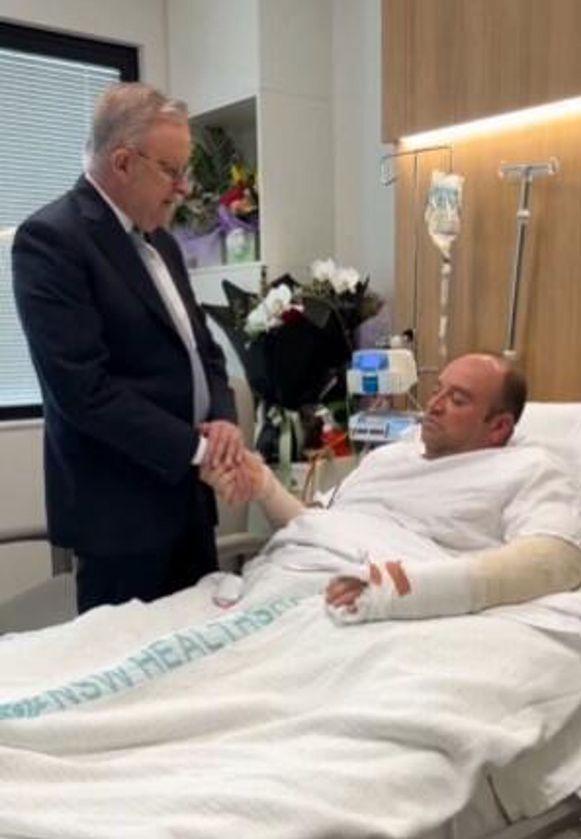 Avustralya Başbakanı Anthony Albanese, Suriyeli Ahmed el-Ahmed - Sputnik Türkiye, 1920, 16.12.2025